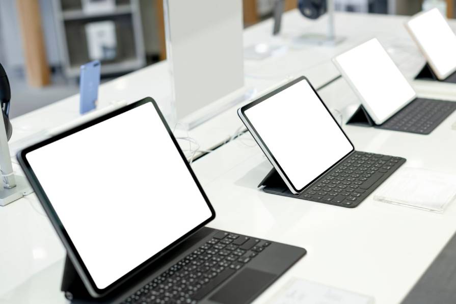 You are currently viewing Temporary Office Setup: Laptop Rentals